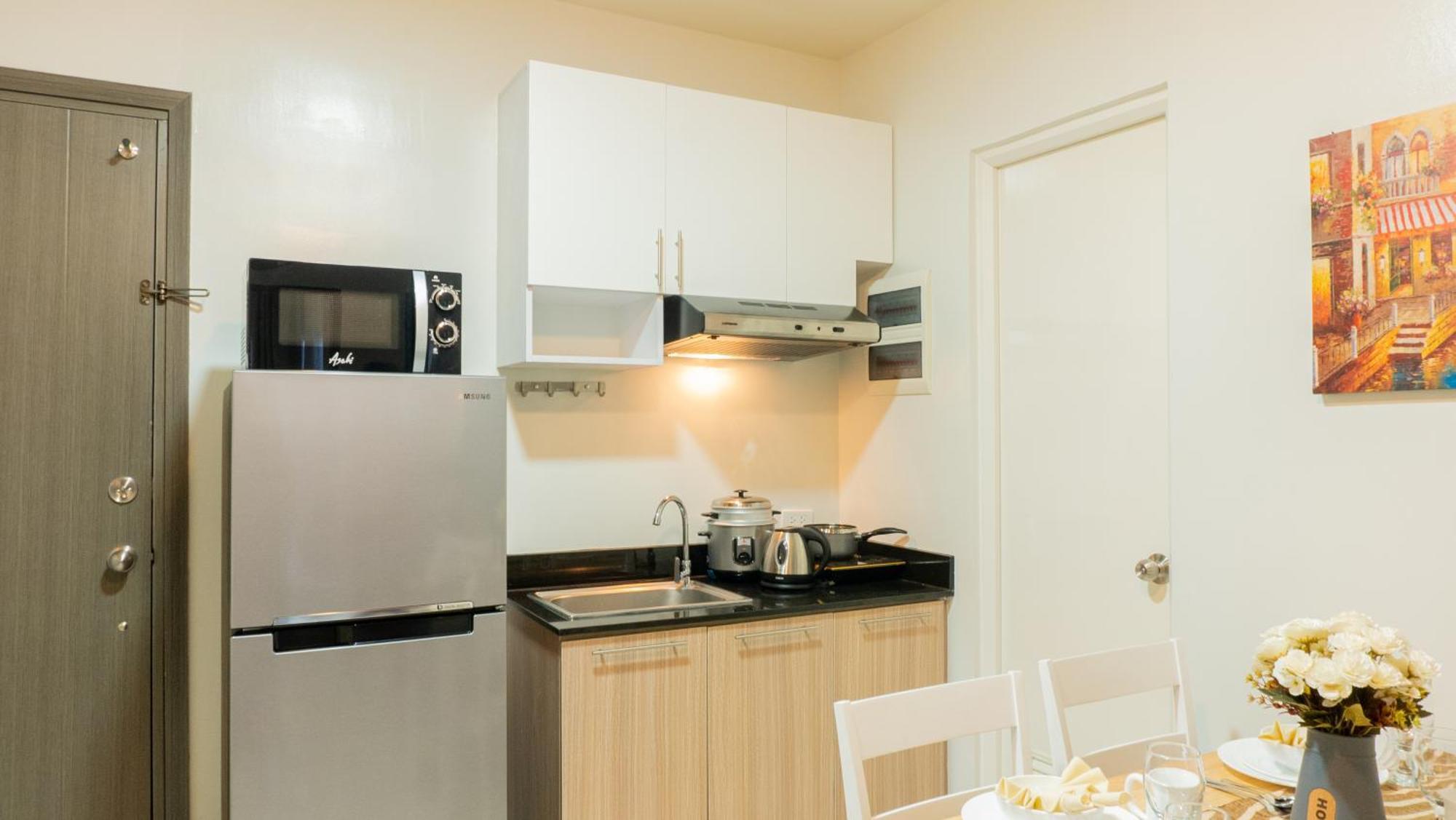 Palawan Modern Living In A Thoughtfully Designed Staycation Near Airport - B1 5Kunzite Puerto Princesa Екстер'єр фото